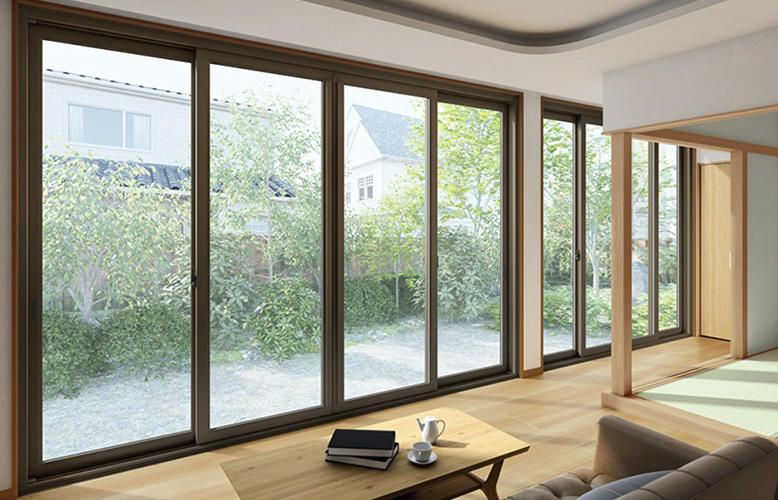 古い窓を最新の断熱窓にスピード交換する「マドリモ　戸建用」（YKK AP）